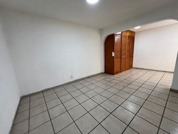 Casa en Circunvalación y Alcalde, Tránsito
