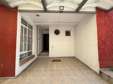 Casa en Circunvalación y Alcalde, Tránsito