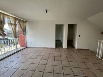 Casa en Circunvalación y Alcalde, Tránsito