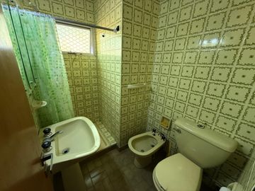 Departamento en venta c/ cochera en Zona Sur