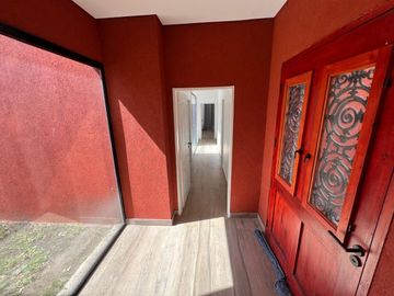 VENTA CASA  LAS GOLONDRINAS GOLF  LUJAN