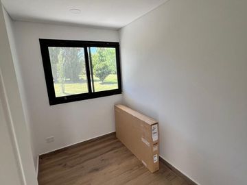 VENTA CASA  LAS GOLONDRINAS GOLF  LUJAN