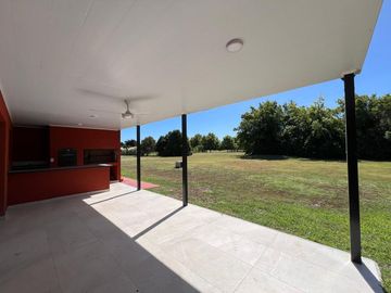 VENTA CASA  LAS GOLONDRINAS GOLF  LUJAN