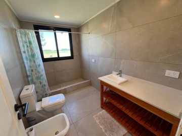 VENTA CASA  LAS GOLONDRINAS GOLF  LUJAN