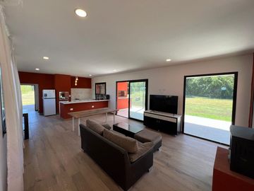 VENTA CASA  LAS GOLONDRINAS GOLF  LUJAN