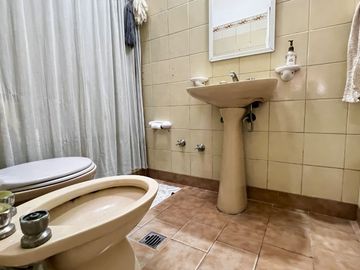 CASA 5 AMBIENTES VENTA EN RAFAEL CALZADA