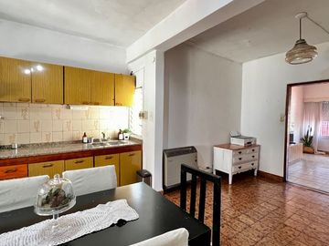 CASA 5 AMBIENTES VENTA EN RAFAEL CALZADA
