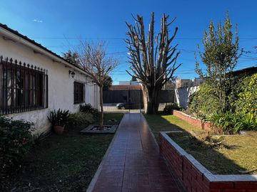 CASA 5 AMBIENTES VENTA EN RAFAEL CALZADA