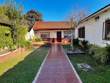CASA 5 AMBIENTES VENTA EN RAFAEL CALZADA
