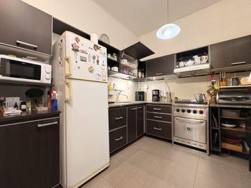 Casa 3 Ambientes Venta Caseros Cochera y Parque
