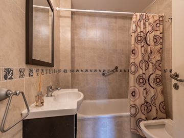 VENTA DPTO MONOAMBIENTE C/BALCON - V. DEL PARQUE