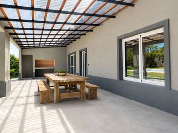 CASA EN VENTA A ESTRENAR CON PILETA BOCA RATON