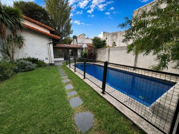 VENTA CASA 6 AMB PILETA QUINCHO FLORIDA OESTE