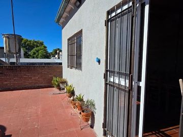 Venta Casa interna 3 dormitorios quincho terraza