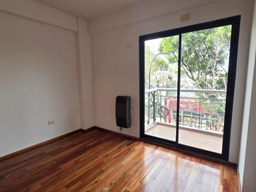 ALQUILER 2 AMBIENTES VILLA URQUIZA CON BALCON
