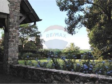 ALQUILER CASA BARRANCAS SAN ISIDRO C/ VISTA AL RIO