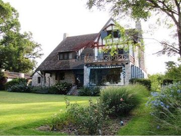ALQUILER CASA BARRANCAS SAN ISIDRO C/ VISTA AL RIO