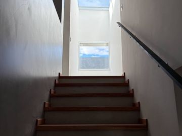 PH / CASA UF A ESTRENAR CON COCHERA Y JARDIN