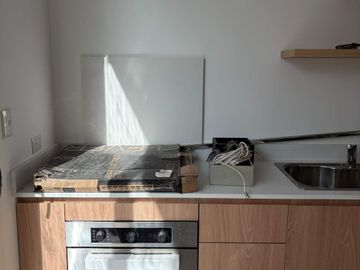 PH / CASA UF A ESTRENAR CON COCHERA Y JARDIN