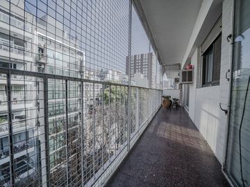 Semipiso 4 ambs 6to piso frente luminoso c balcón