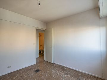 DEPTO 4 AMBIENTES EN VENTA EN CASEROS OPORTUNIDAD