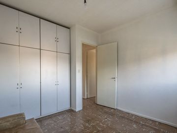 DEPTO 4 AMBIENTES EN VENTA EN CASEROS OPORTUNIDAD