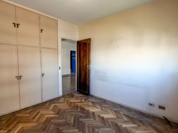 VENTA DPTO 3 AMB BALCON Y COCHERA - FLORES