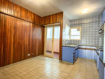 VENTA DPTO 3 AMB BALCON Y COCHERA - FLORES