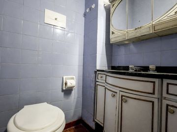 VENTA DPTO 3 AMB BALCON Y COCHERA - FLORES