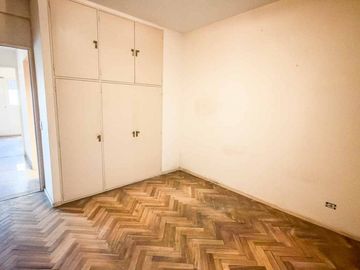 VENTA DPTO 3 AMB BALCON Y COCHERA - FLORES