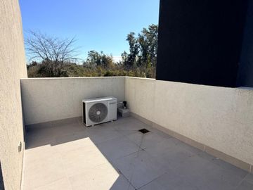 VENTA CASA 4 AMB BARRIO CERRADO WESTON