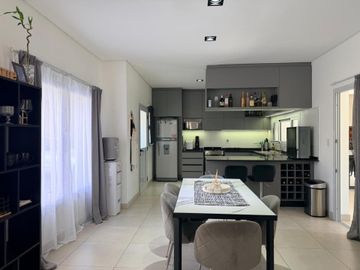 VENTA CASA 4 AMB BARRIO CERRADO WESTON