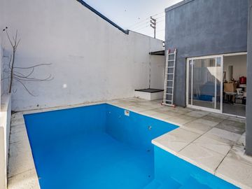 IMPECABLE DEPTO TIPO CASA-PILETA-MARTINEZ-3 DORMIS