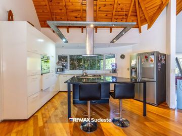 CASA EN BARRIO PRIVADO SOLARES NORTE