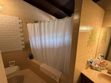 VENTA CASA PH , JARDIN , 4 AMB, MARTINEZ