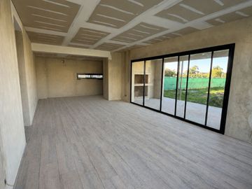 VENTA CASA A ESTRENAR 3 DORMITORIOS PILAR DEL ESTE