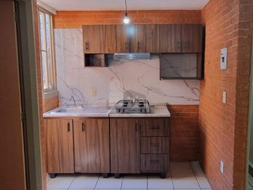 Casa en renta en Jardines del Río con recámara y baño completo en planta baja