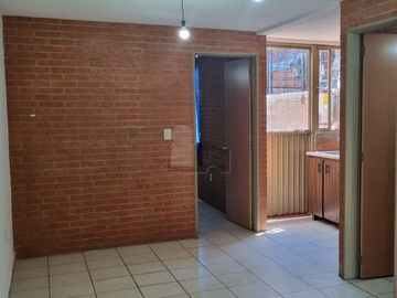 Casa en renta en Jardines del Río con recámara y baño completo en planta baja