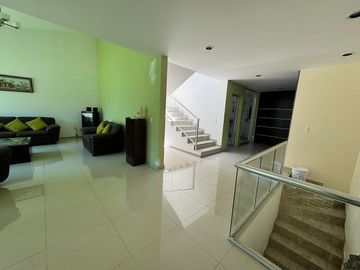 CASA RENTA EN EL CAMPANARIO