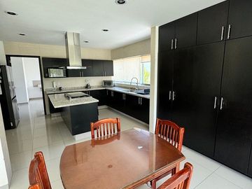 CASA RENTA EN EL CAMPANARIO