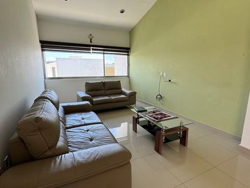 CASA RENTA EN EL CAMPANARIO