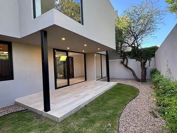 CASA RENTA FOGATA ALTOZANO Jardin 50m2, acabados de lujo. Sistema inteligente