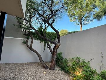 CASA RENTA FOGATA ALTOZANO Jardin 50m2, acabados de lujo. Sistema inteligente