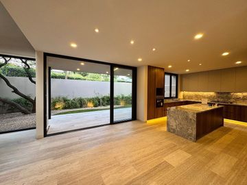 CASA RENTA FOGATA ALTOZANO Jardin 50m2, acabados de lujo. Sistema inteligente