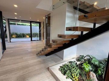 CASA RENTA FOGATA ALTOZANO Jardin 50m2, acabados de lujo. Sistema inteligente