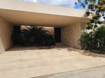 CASA DE UNA PLANTA EN VENTA EN CHOLUL