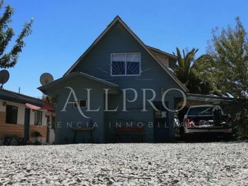 EN VENTA – COMPLEJO DE CABAÑAS EN PLENO CENTRO DE PICHILEMU