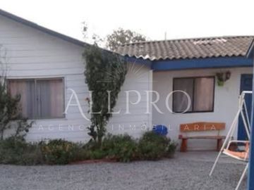 EN VENTA – COMPLEJO DE CABAÑAS EN PLENO CENTRO DE PICHILEMU