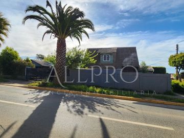 EN VENTA – COMPLEJO DE CABAÑAS EN PLENO CENTRO DE PICHILEMU