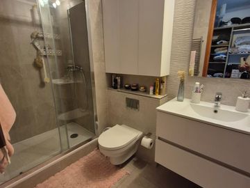 VENTA DE MODERNO Y ACOGEDOR  DEPARTAMENTO DE 2D  Y 2B